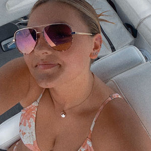 Meet your Posher, Hannah